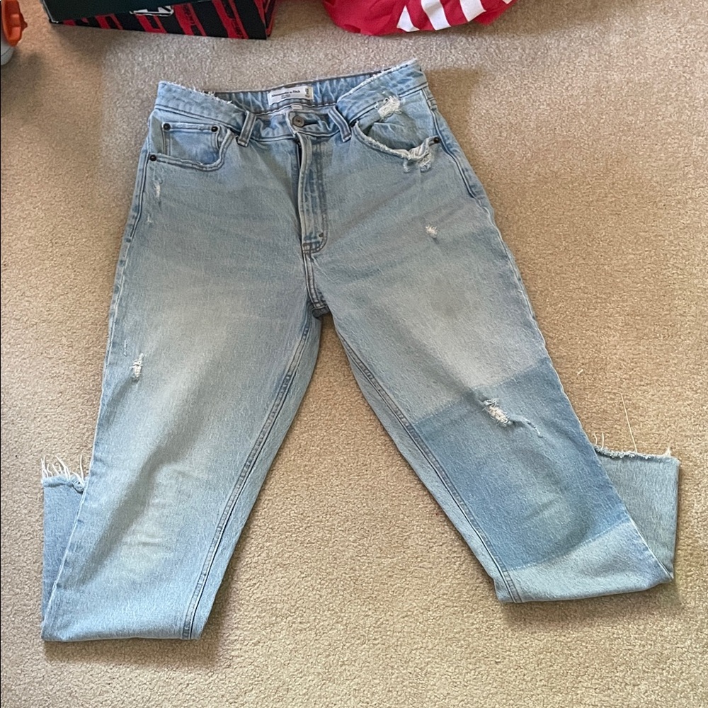 Abercrombie & Fitch The Mom High Rise
